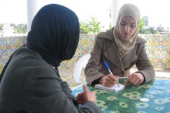 زوجة علي لعساكر في ضيافة “النهار” ووالدته تؤكد: أتمنى أن تنطفئ نار الفتنة وان تعيد العدالة الاعتبار لروح ابني