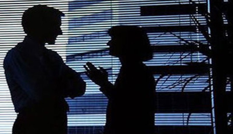 متزوجة تستدرج الرجال إلى منزلها لسرقتهم تحت التهديد بالشلف