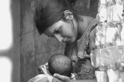 أب يزني  ابنته المخطوبة وحملت منه مرتين