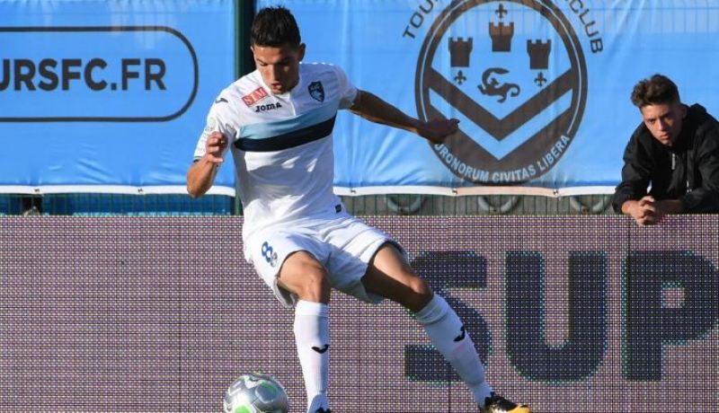 فرحات: “هذا هو الفرق بين كرة الجزائر وفرنسا”