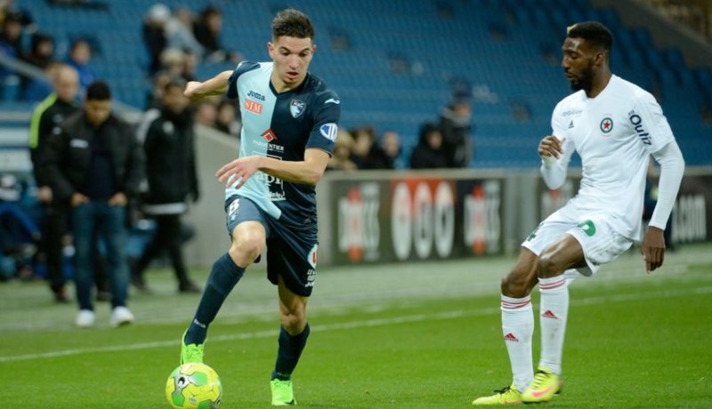 رسميا.. ألكاراز يُعيد فرحات إلى المنتخب الوطني !!