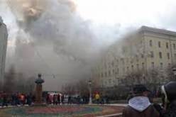 اندلاع حريق ضخم في مبنى البريد بشيكاغو