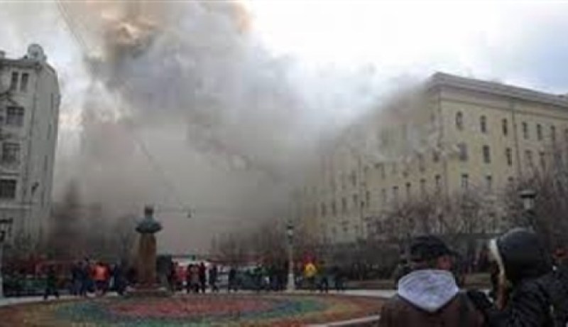 اندلاع حريق ضخم في مبنى البريد بشيكاغو