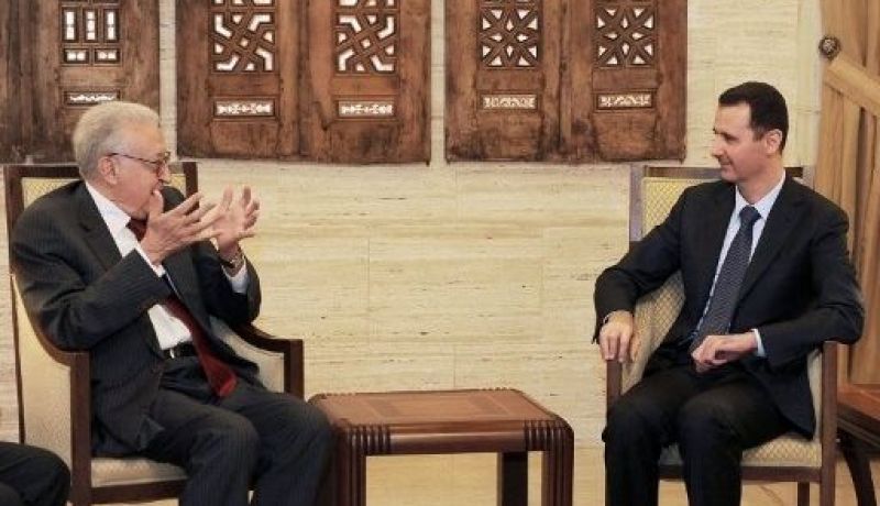 الاسد للابراهيمي: نجاح العمل السياسي مرتبط بالضغط على الدول التي تقوم بتمويل وتدريب الإرهابيين