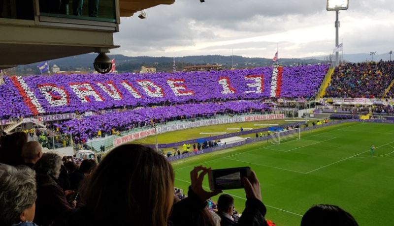 بالفيديو.. هكذا كانت أجواء لقاء “فيورنتينا” الأول دون “أستوري” الراحل