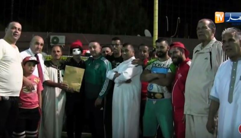 والي وهران وجمعية “راديوز” يقدمان مساعدة مادية لمناصر مولودية وهران