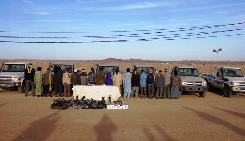 توقيف 45 مهربا وحجز 7 عربات بالجنوب الجزائري