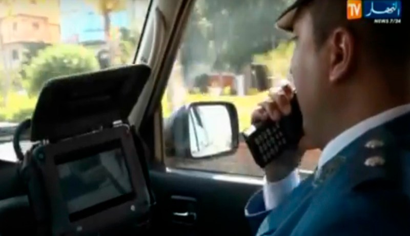 بالفيديو…الشرطة تتعزز بتقنية “هاند فيو” لفك خناق الطرقات