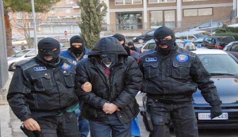 إيطاليا تعتقل جزائريا زور وثائق لإرهابيي داعش المتورطين في اعتداءات باريس وبروكسل