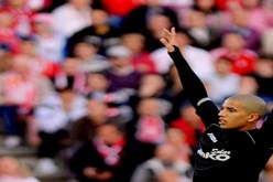 “الجزائر اختيار القلب.. حلمي التتويج بدوري أبطال أوروبا وطموحاتي ليس لها حدود”