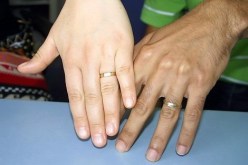 بسب مجاراتي‮ ‬لأهلي‮ ‬خُطبت خمس مرات ولم أتزوج بعد‮!!‬