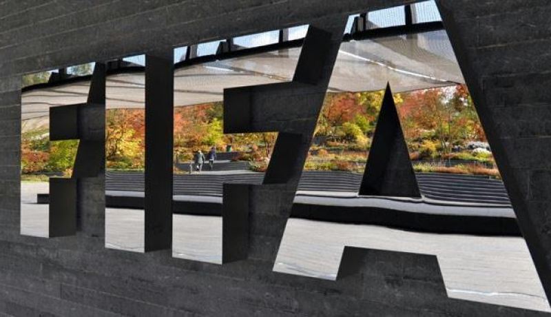 اعتقال 6 مسؤولين في الاتحاد الدولي لكرة القدم متهمين بالفساد في سويسرا