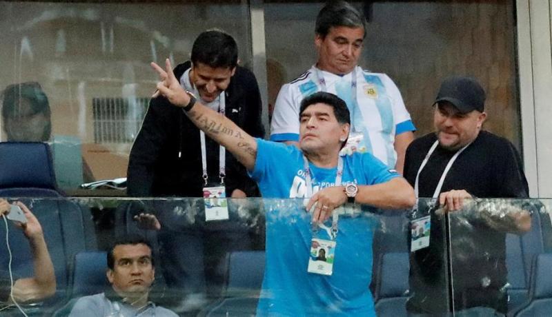 مارادونا:”مستعد لتدريب الأرجنتين مجانا” !