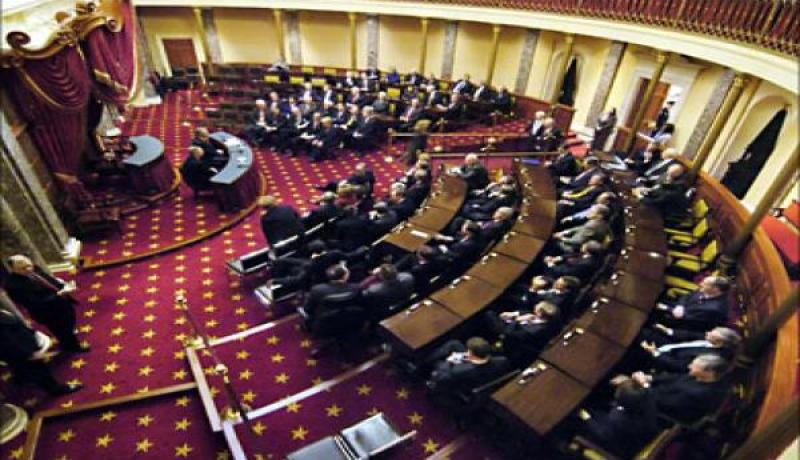 اعضاء في مجلس الشيوخ الاميركي يدعون الى تقديم المساعدة العسكرية المباشرة لمتمردي سوريا