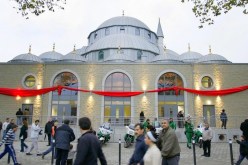 فرنسا تمنح جائزة حقوق الانسان لخمس منظمات