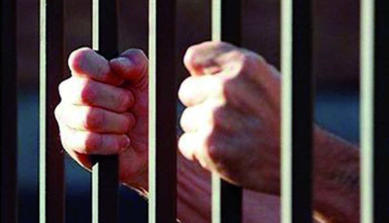 شـاب يدخل مقـر الشرطة ويخيّر أعوان الأمن بين حبسه أو الانتحار فـي سكيكـدة