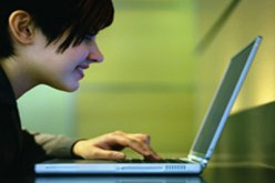 سيدركني الفشل في الدراسة لو ظل بعيدا عني