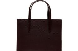 إمرأة تقرر صنع حقيبة من جلدها لهذا السبب المؤلم!