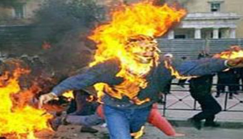 إحتراق ضابط شرطة أنقذ شابا من محاولة انتحار في بشار
