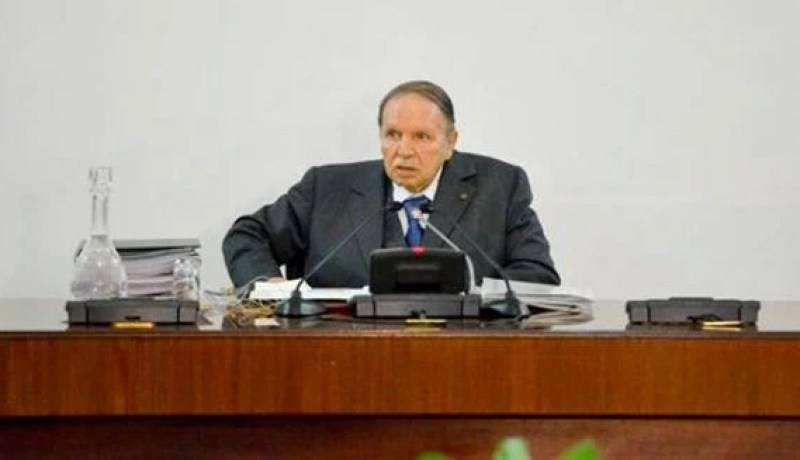 الرئيس بوتفليقة يدعو الى تحسين مستوى التنمية البشرية