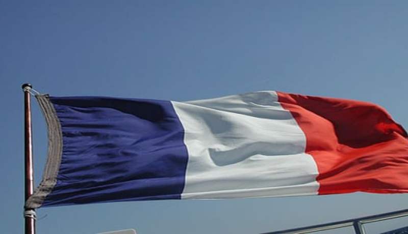 باريس تطالب بتأمين وصول الإسعاف لضحايا  حمص