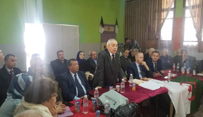 أعضاء من اللجنة المركزية للأفلان يدعون لانتخاب أمين عام جديد