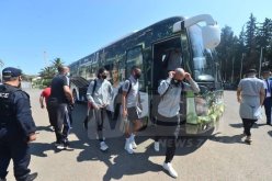 الخضر يعودون إلى أرض الوطن بعد فوزهم على تونس