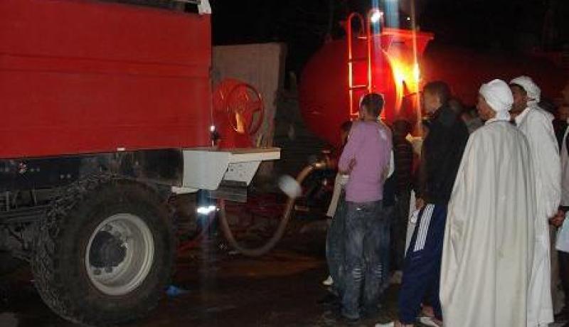 حريق مهول يلتهم حوالي 8 محلات بسوق للألبسة في مدينة الجلفة