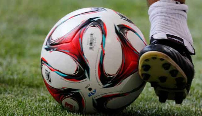 وفاة لاعب جزائري سابق بنادي باريس إثر تسمم بفندق في تايلاندا