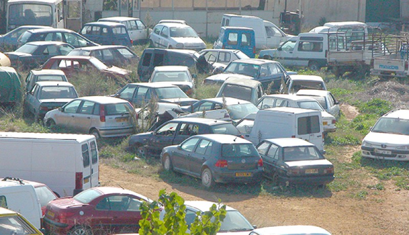 غرامات تصل إلى 9 ملايين للذين تحول مركباتهم على المحشر