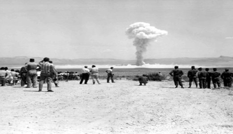 فرنسا تعترف أخيرا بجرائمها النووية و تعوض ضحاياها