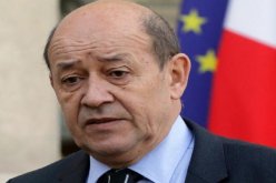 لودريان : “حل الأزمة في الجزائر هو الحوار الديمقراطي “