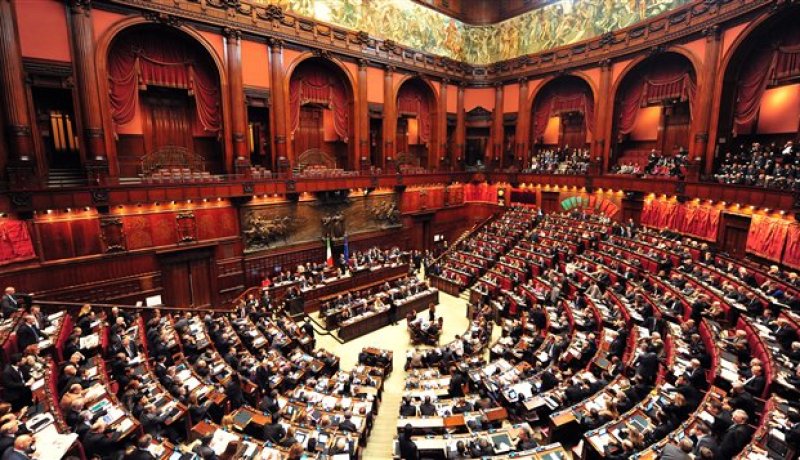 مليار أورو نفقات فرنسا  لمكافحة الإرهاب في 2015