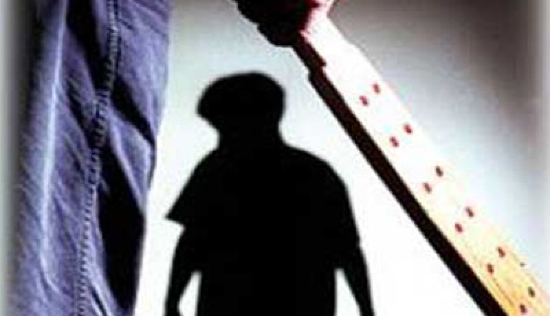 يضرب أخت زوجته بعصا لغيضه من تواجدها الدائم في منزله بوهران