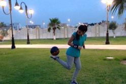 بالفيديو والصور فتاة تمارس رياضة “FREE STYLE ” بالكعب العالي والجبة القبائلية