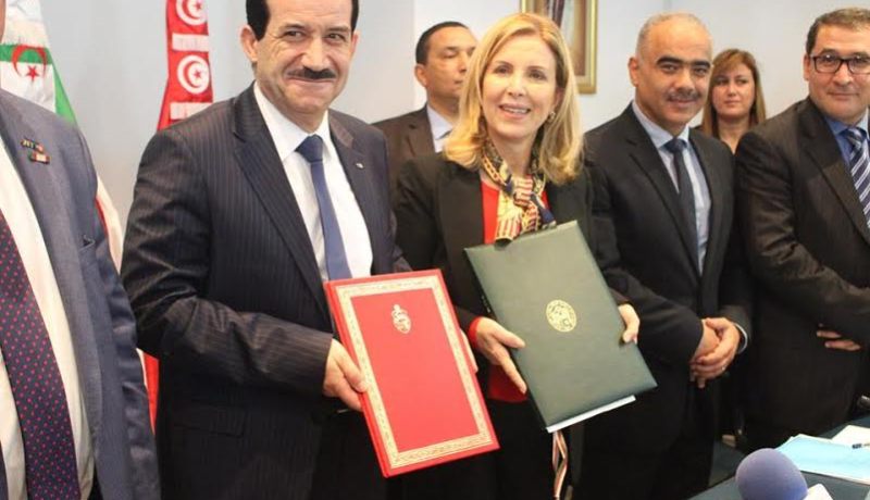 بالصور توقيع إتفاقية تعاون في قطاع السياحة بين تونس والجزائر