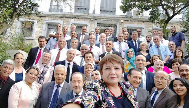 بن غبريت تهنّئ إطاراتها بصورة سالفي