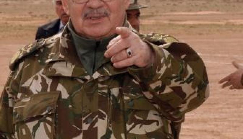 قايد صالح.. مستعد على الحدود الليبية