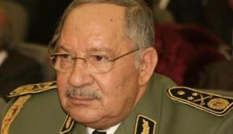 قايد صالح يدعو مجددا لاستئصال الإرهاب بصفة جذرية