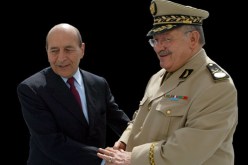 “القاعدة خططت لاستهداف الفريق ڤايد صالح وعدد من الوزراء”
