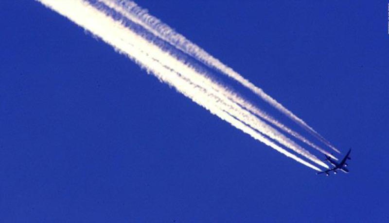 هبوط طائرة أمريكية بعد تهديد أمني
