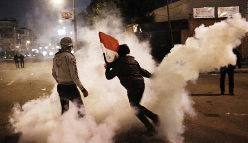 قتل و سحل متظاهرين باشتباكات مع الأمن في مصر
