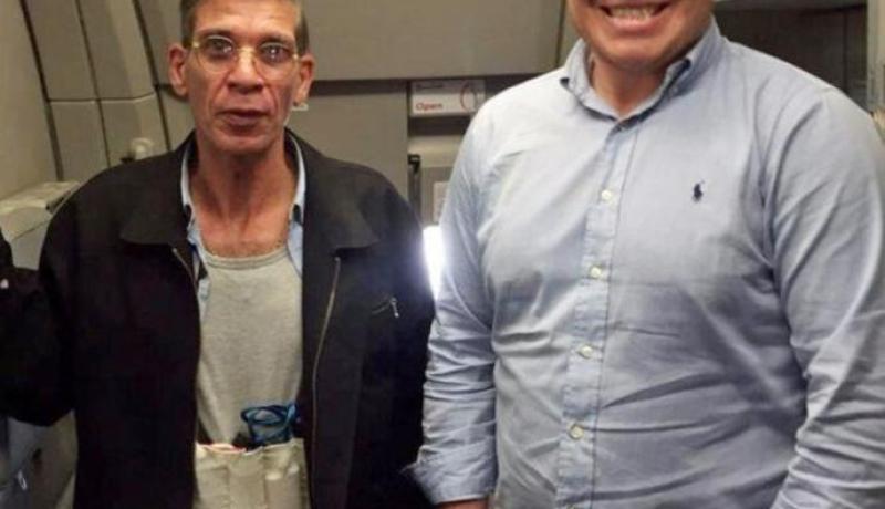 شاهد .. ماذا جرى حقيقة داخل الطائرة المصرية المخطوفة