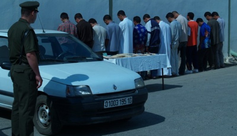 تفكيك عصابة لسرقة السيارات باستخدام الفتيات غرب العاصمة