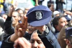 إدماج الموقوفين، سكنات ومنح بأثر رجعي للحرس البلدي