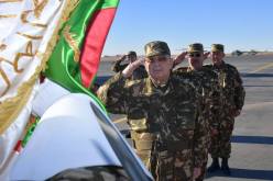 بالصور.. قايد صالح يزور مدرسة التخصص في المطاردة بالمشرية