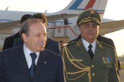 قائد الأركان الجنرال حقيقي يخلفه على رأس الجهاز بالنيابة:بوتفليقة ينهي مهام الجنرال غريد قائد الحرس الجمهوري