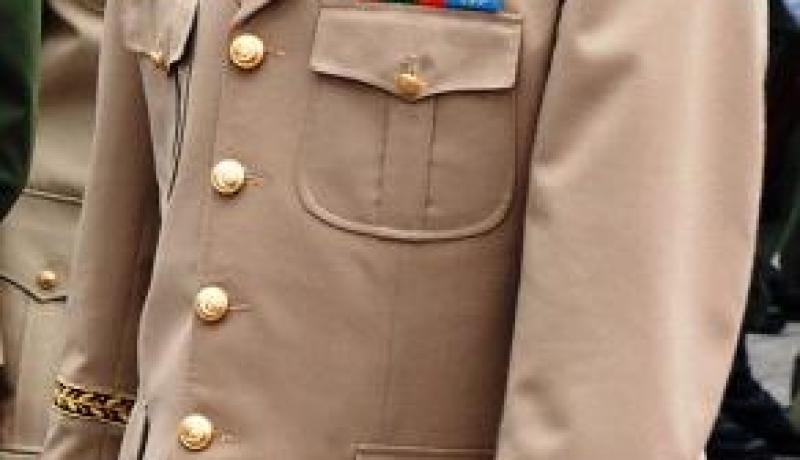 أنــــا قيادة وكولونال جيتكم بالحسب والنسب