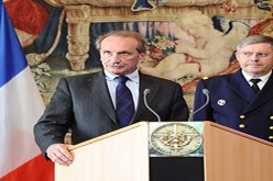 فرنسا تتراجع عن قرار الإنزال الجوي للأسلحة لفائدة الثوار الليبيين