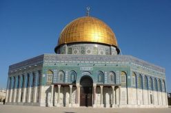 بالفيديو.. مجهولون يخترقون فضائيتين إسرائيليتين ويبثون مقطعًا للأذان